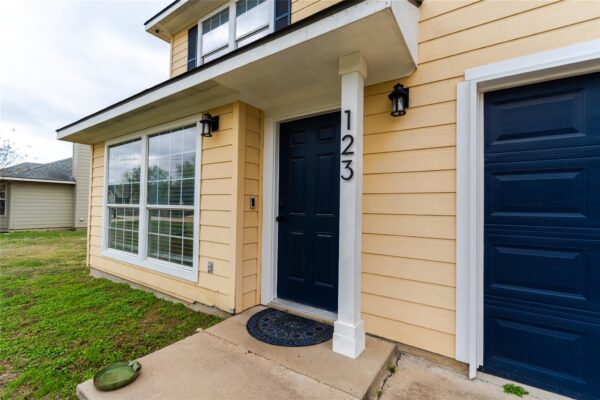 123 Kawainui Ln, Bastrop