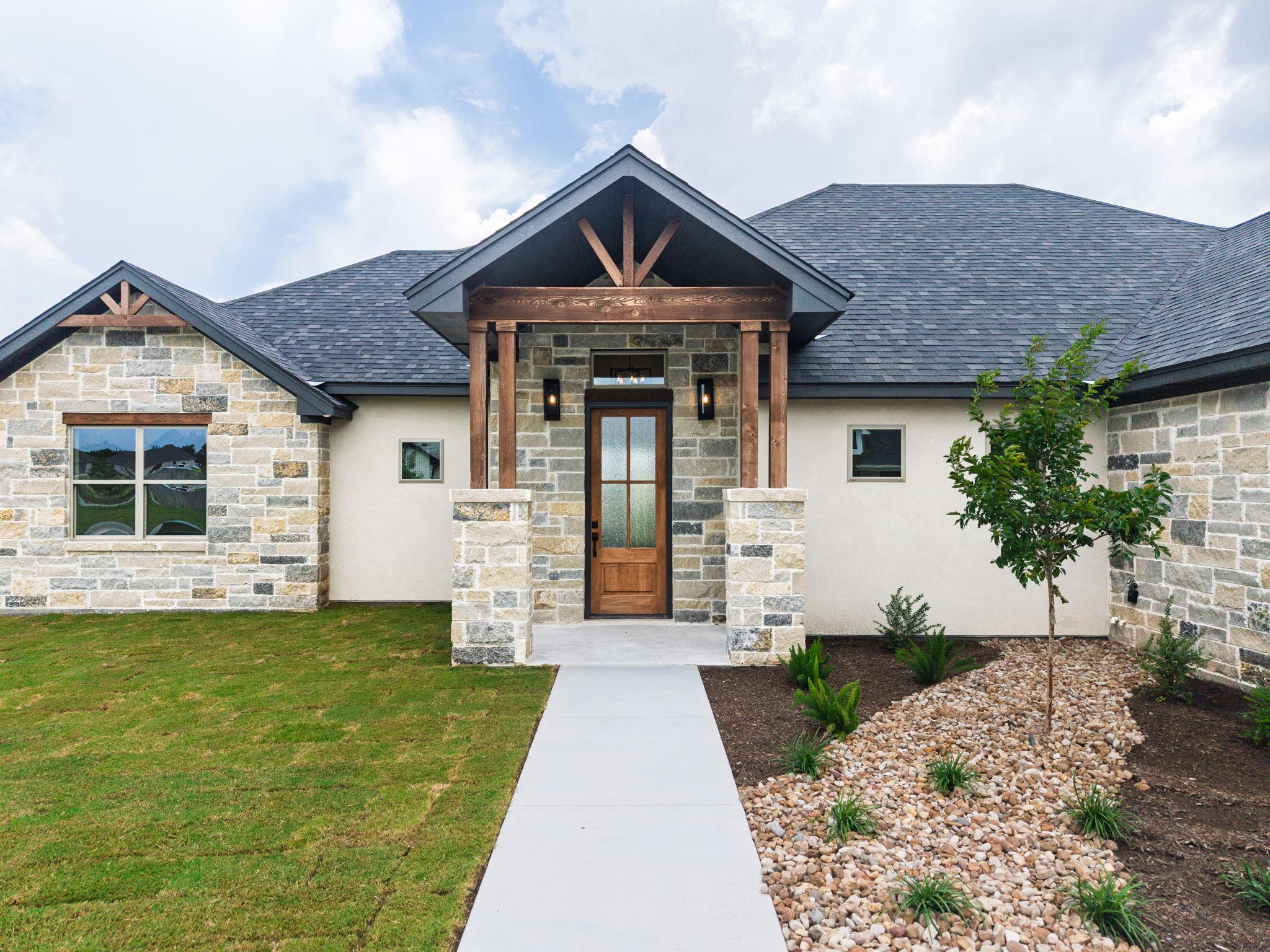 11043 Eagle Walk Blvd, Salado, TX 76571