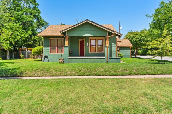 1120 N 1st St, Temple