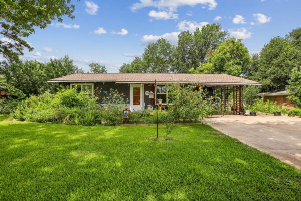 1114 W W 2nd St, Elgin