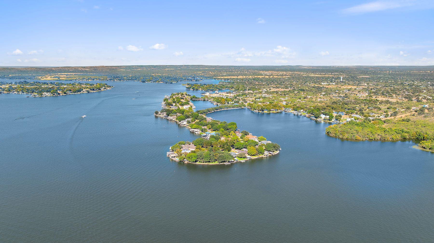 14 Beaver Is, Granite Shoals, TX 78654