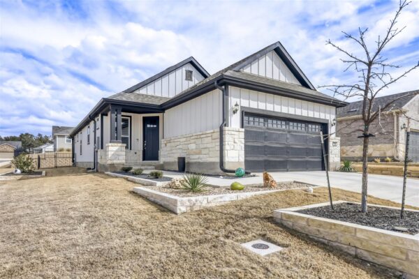 126 Clay Hill St, Georgetown