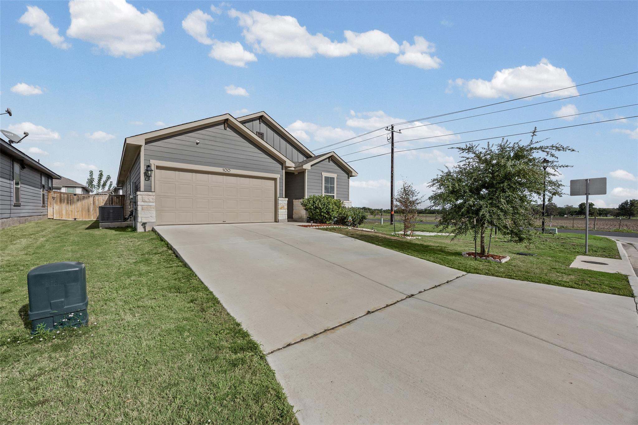 100 Eagles Dare Ln, Jarrell, TX 76537
