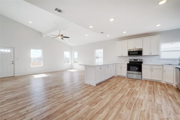 231 La Fortuna Dr, Del Valle