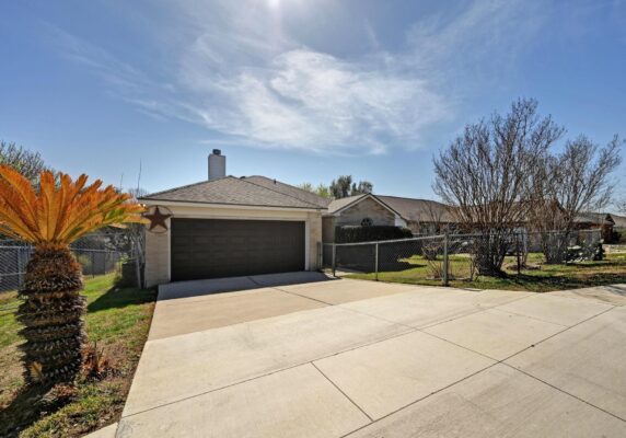 740 Clearview Cir, San Marcos