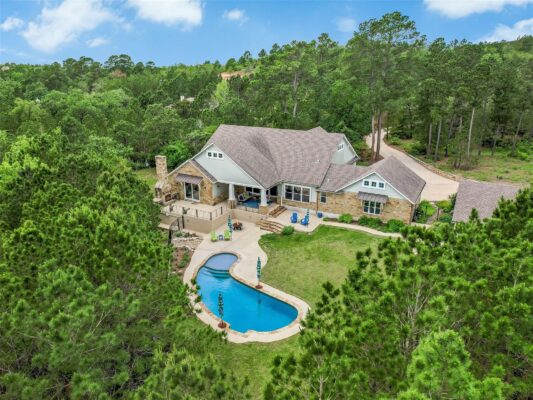271 Tall Forest Dr, Bastrop