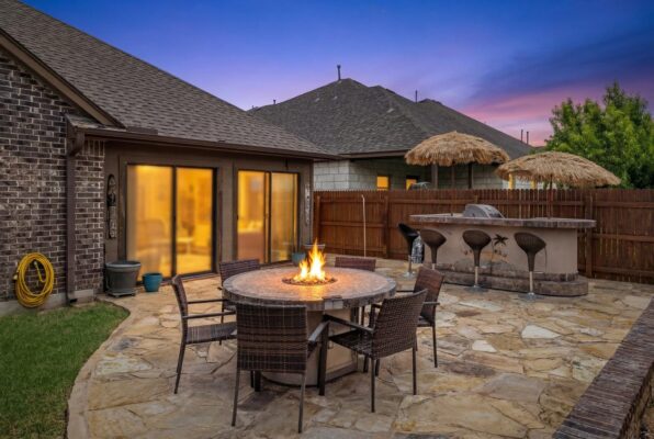 2524 Muzzie Ln, Leander