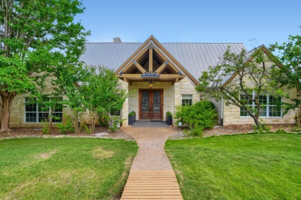 222 Winn Valley Dr, Wimberley