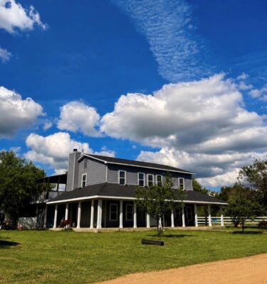 221 Winding Way Rd, Marble Falls