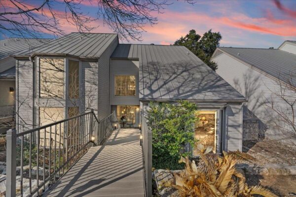 176 World Of Tennis Sq, Lakeway