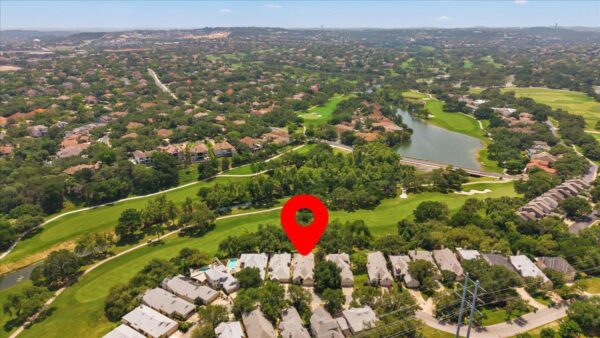 132 Double Eagle Dr #132, Austin