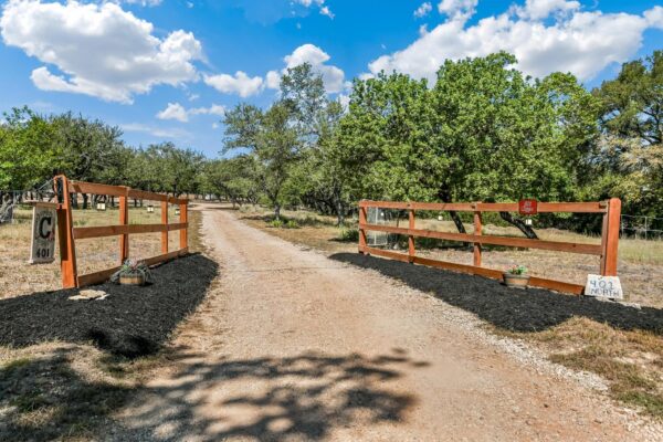 401 N RAINBOW RANCH Rd, Wimberley