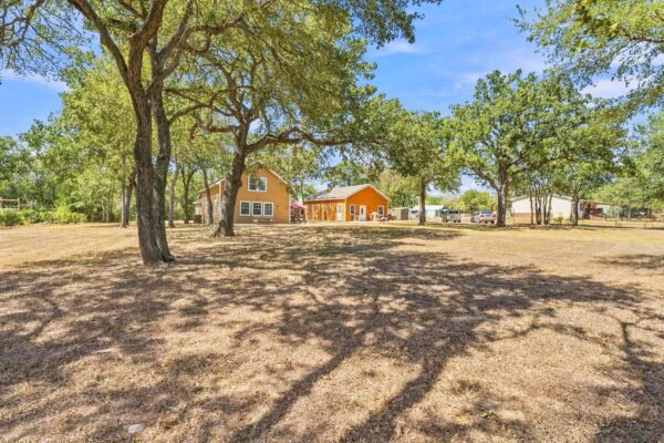 172 Heritage Oaks Dr, Cedar Creek