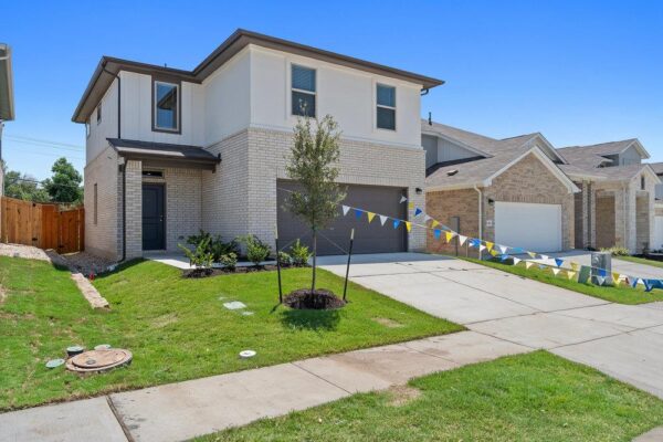 156 White Horses Dr, Kyle