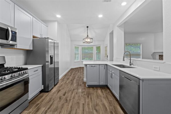 1700 Warwick Way, Cedar Park