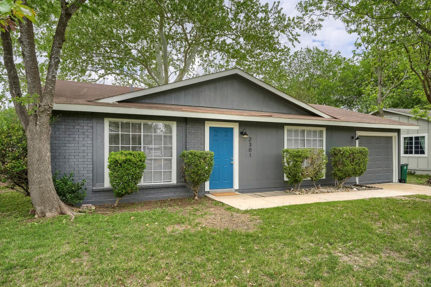 2301 Dove Springs Dr, Austin, TX 78744