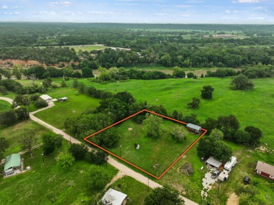 429 Hidden Shores Lp Rd, Smithville