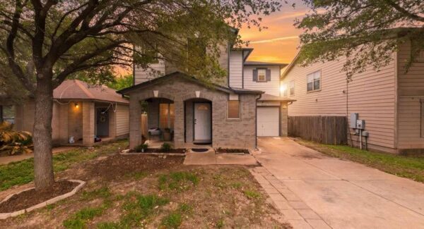 13413 Sea Biscuit Dr, Del Valle