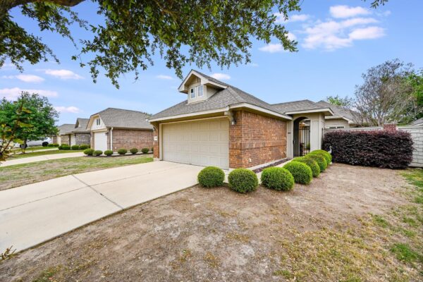 358 Tilly Ln, Buda