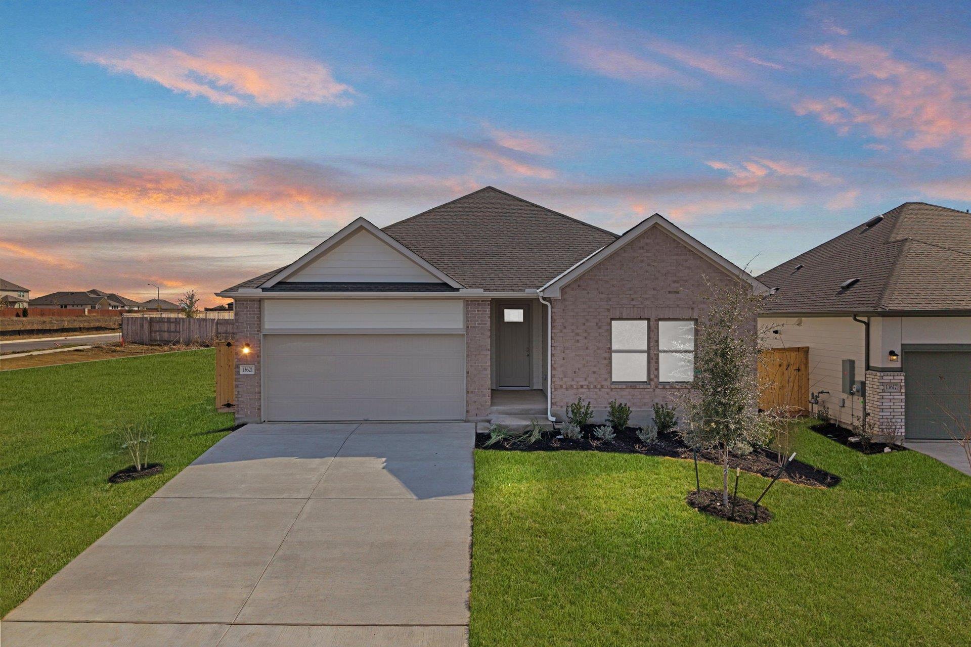 13621 Gray Landing Dr, Elgin, TX 78621