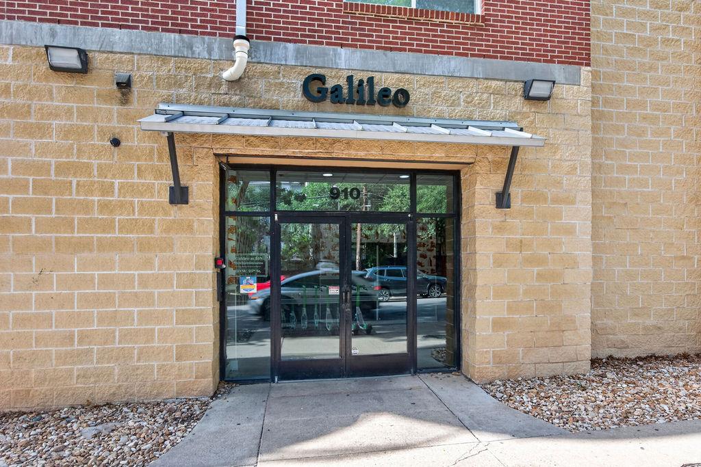 910 W 25th St #406, Austin, TX 78705