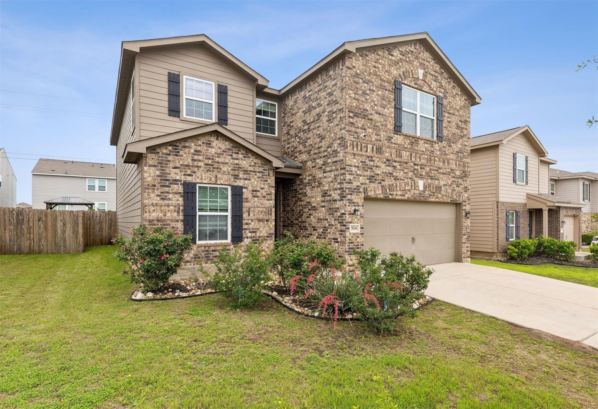 704 Cleary Ln, Jarrell, TX 76537