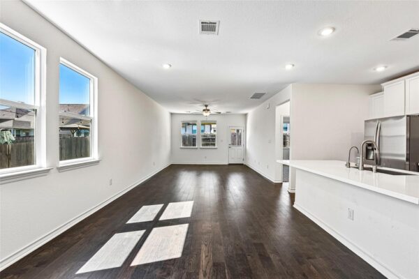 140 Lemonball Dr, Buda