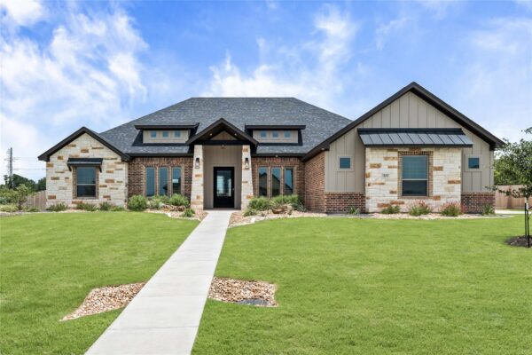 301 Rodeo Rd, Salado