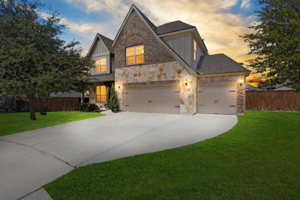 8012 Arbia Cv, Round Rock