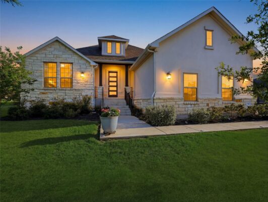 316 Raptor Beak Way, Cedar Creek