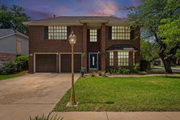 8408 Glen Canyon Dr, Round Rock
