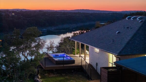 1104 Cliffview Dr, Spicewood