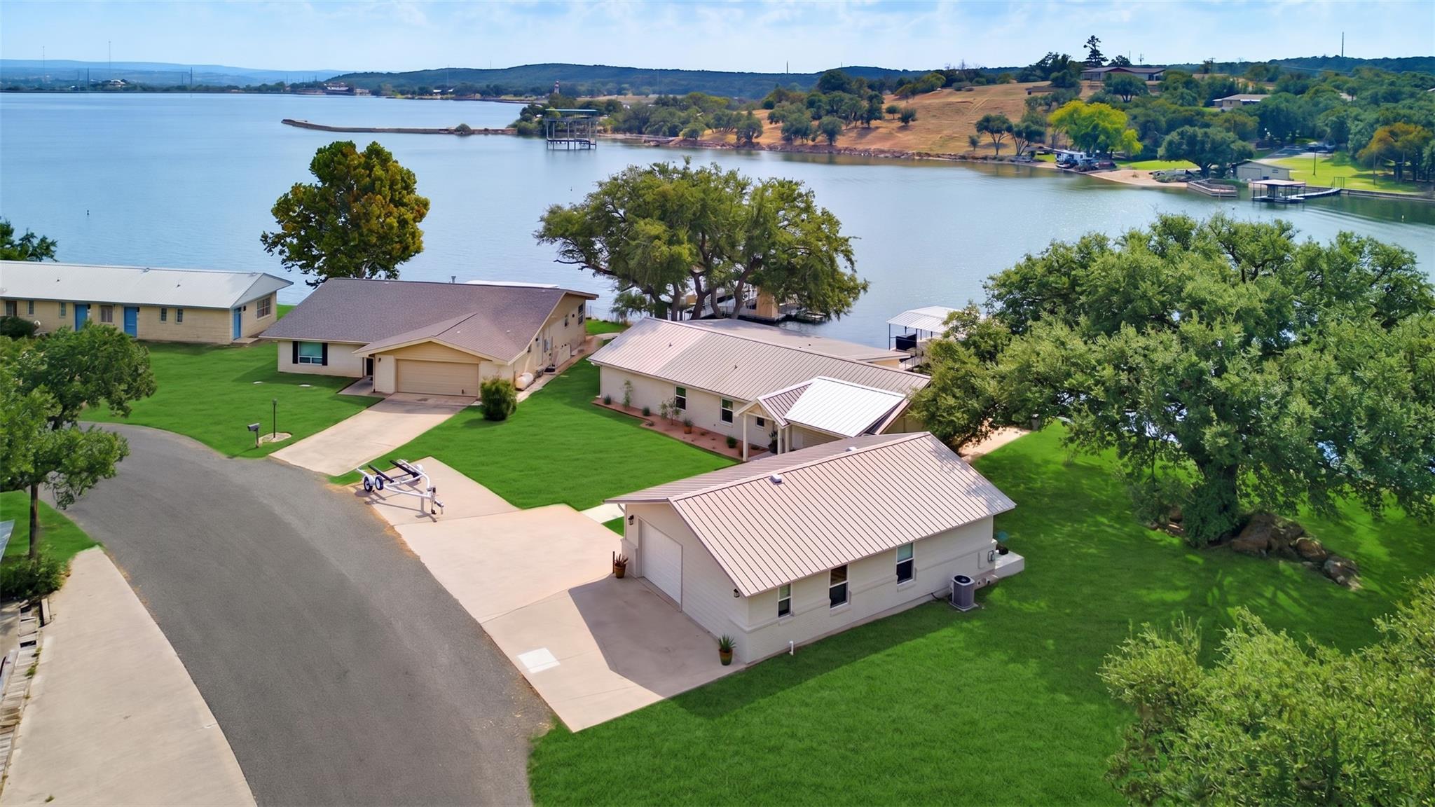 516 Island Lodges Dr, Buchanan Dam, TX 78609