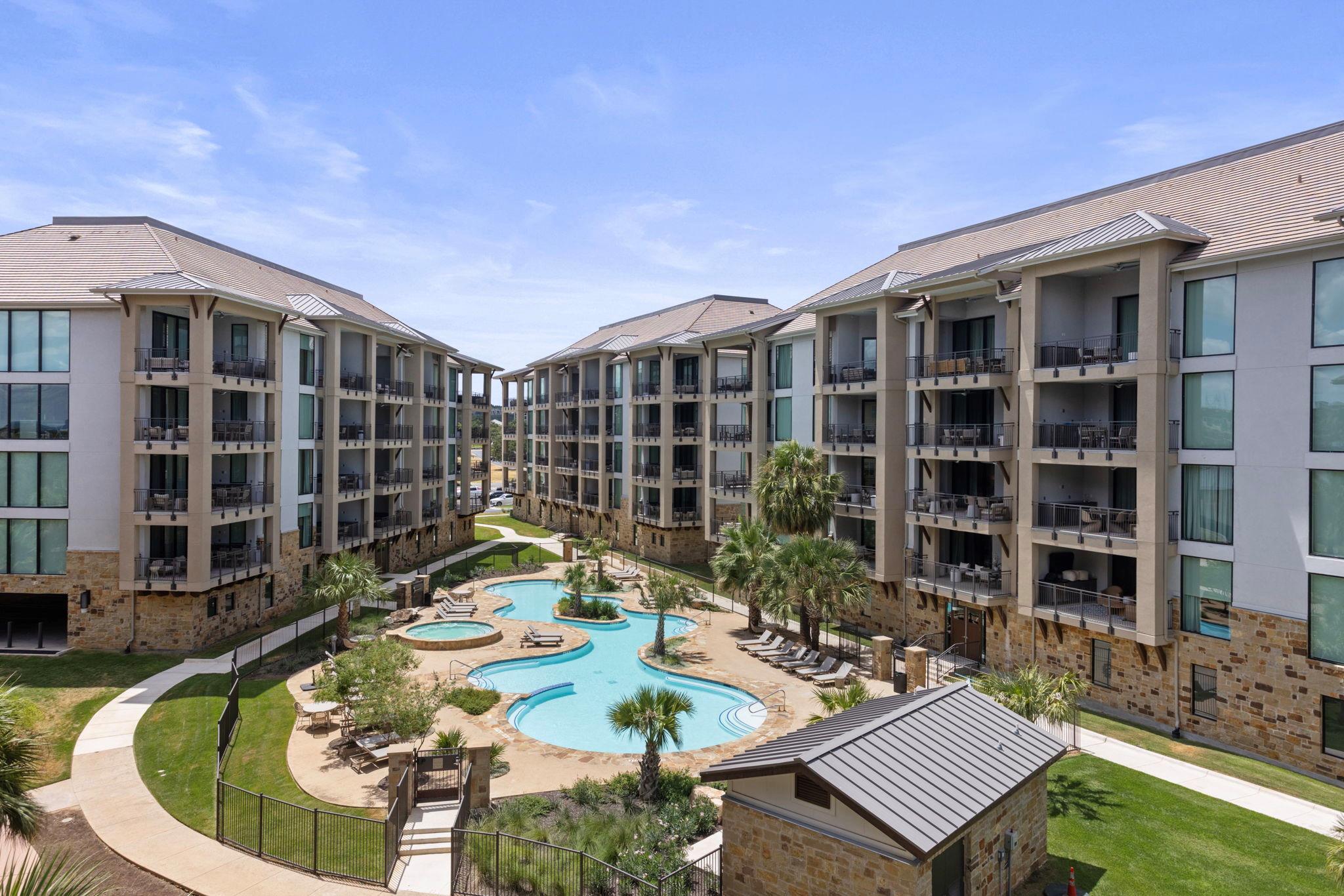 98 Island Dr #31, Horseshoe Bay, TX 78657