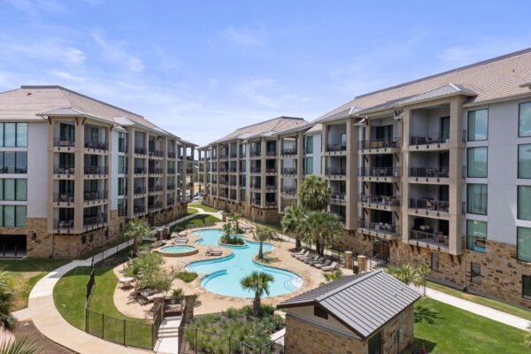 98 Island Dr #31, Horseshoe Bay