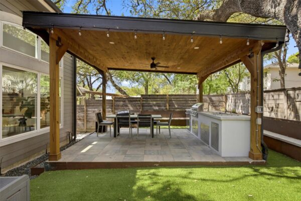 1600 W 39th 1/2 St, Austin