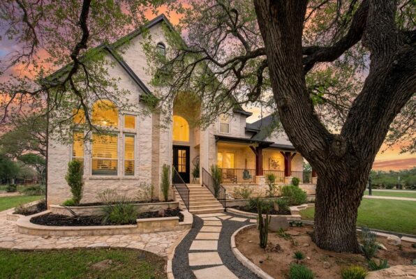664 Ranchers Club Ln, Driftwood