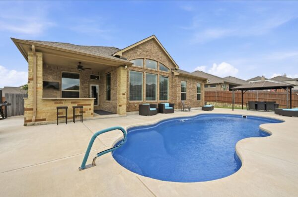 553 Betony Loop, Buda