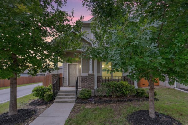 444 S Brook Dr, Leander
