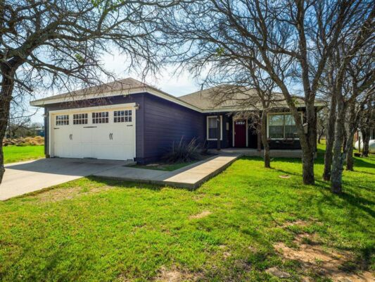 811 Sage St, Burnet