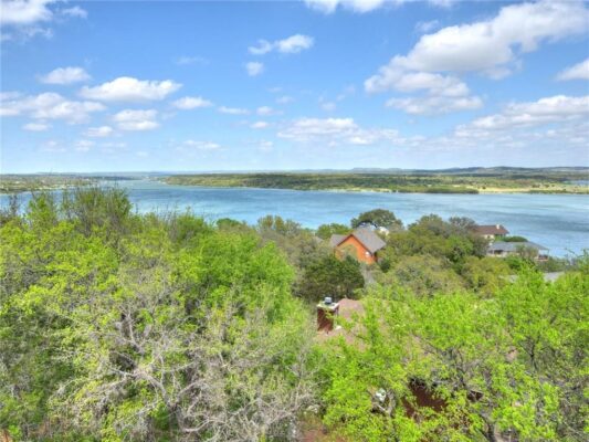 115 Hill Loop, Spicewood