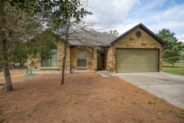 178 S Buckhorn Dr, Bastrop