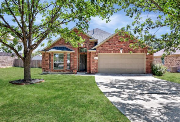 437 Hometown Pkwy, Kyle