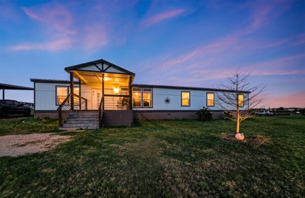 2493 County Road 464 None, Elgin