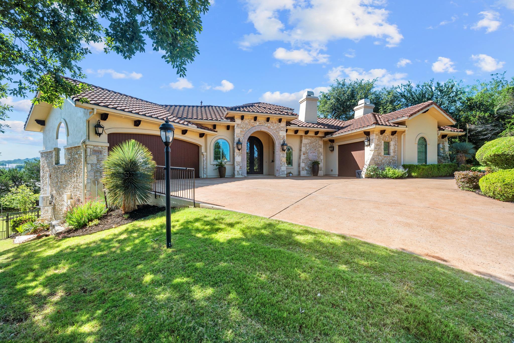224 Neville Wood Ct, Austin, TX 78738
