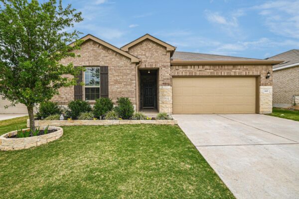1915 T H Johnson Dr, Taylor