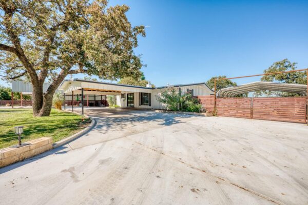 106 Pebble Cir, Buchanan Dam