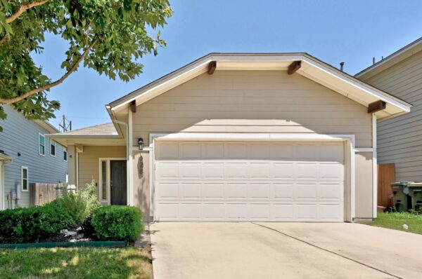 328 Triumph Rd, Buda