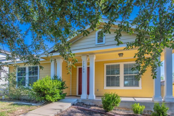 17808 Golden Valley Dr, Manor
