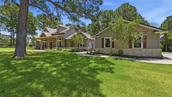 379 Matthew Cv, Bastrop
